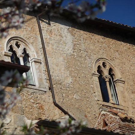 La Bifora E Le Lune Vico Sotto Gli Archi 5 Santo Stefano Di Sessanio Exteriér fotografie