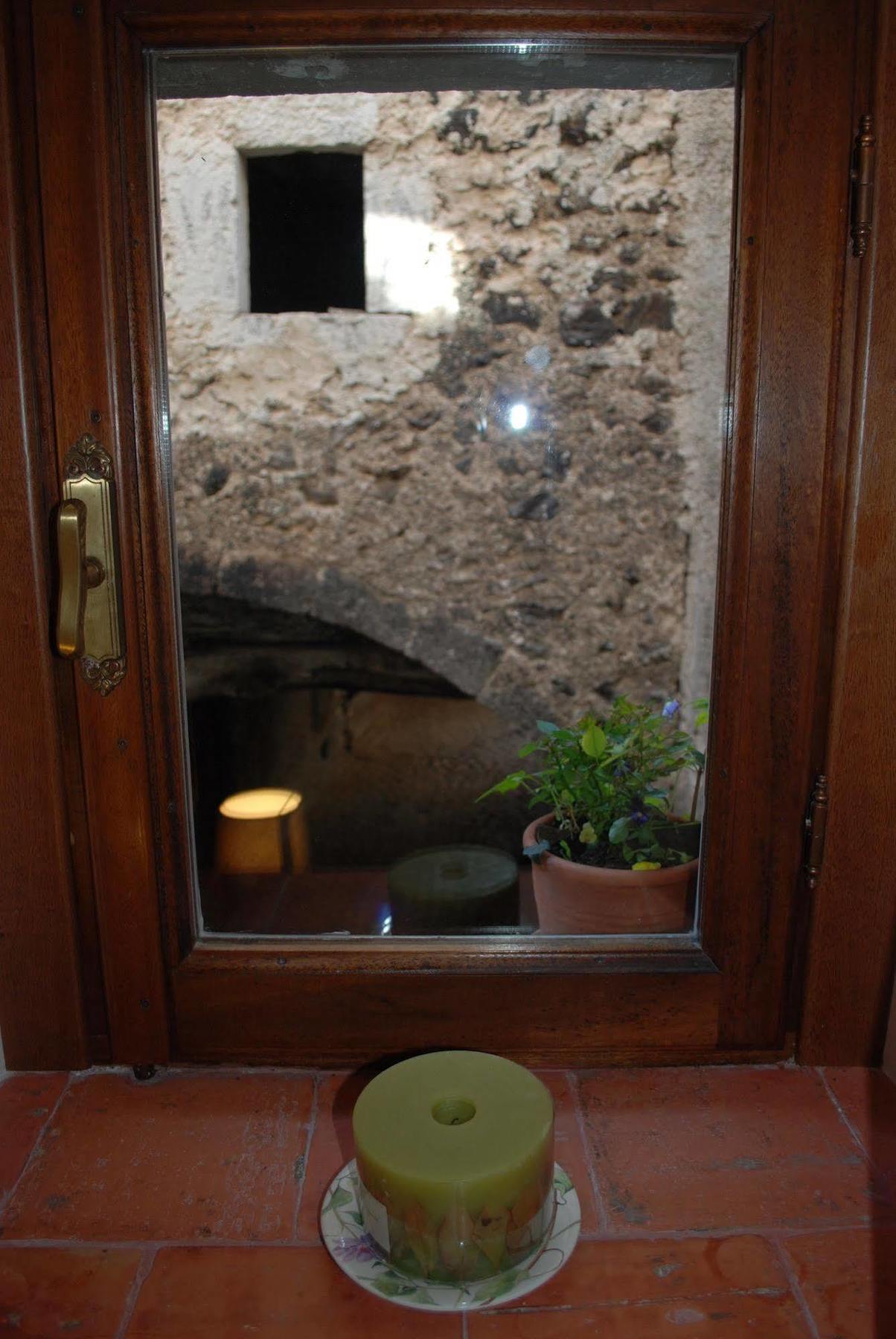 La Bifora E Le Lune Vico Sotto Gli Archi 5 Santo Stefano Di Sessanio Exteriér fotografie